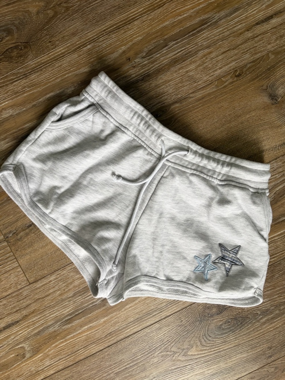 Aeropostale Light Gray Star Appliqué Athletic Shorts